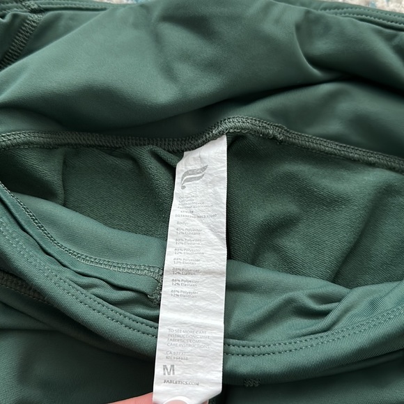 FABLETICS GREEN LEGGINGS - Picture 2 of 6